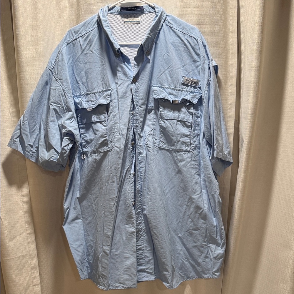 Columbia Light Blue Short Sleeve Button-Down Fishing Shirt